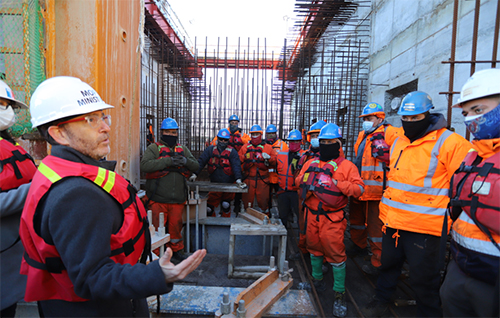 Ministro García visitó obras del puente Chacao relevando importancia de seguridad para los trabajadores