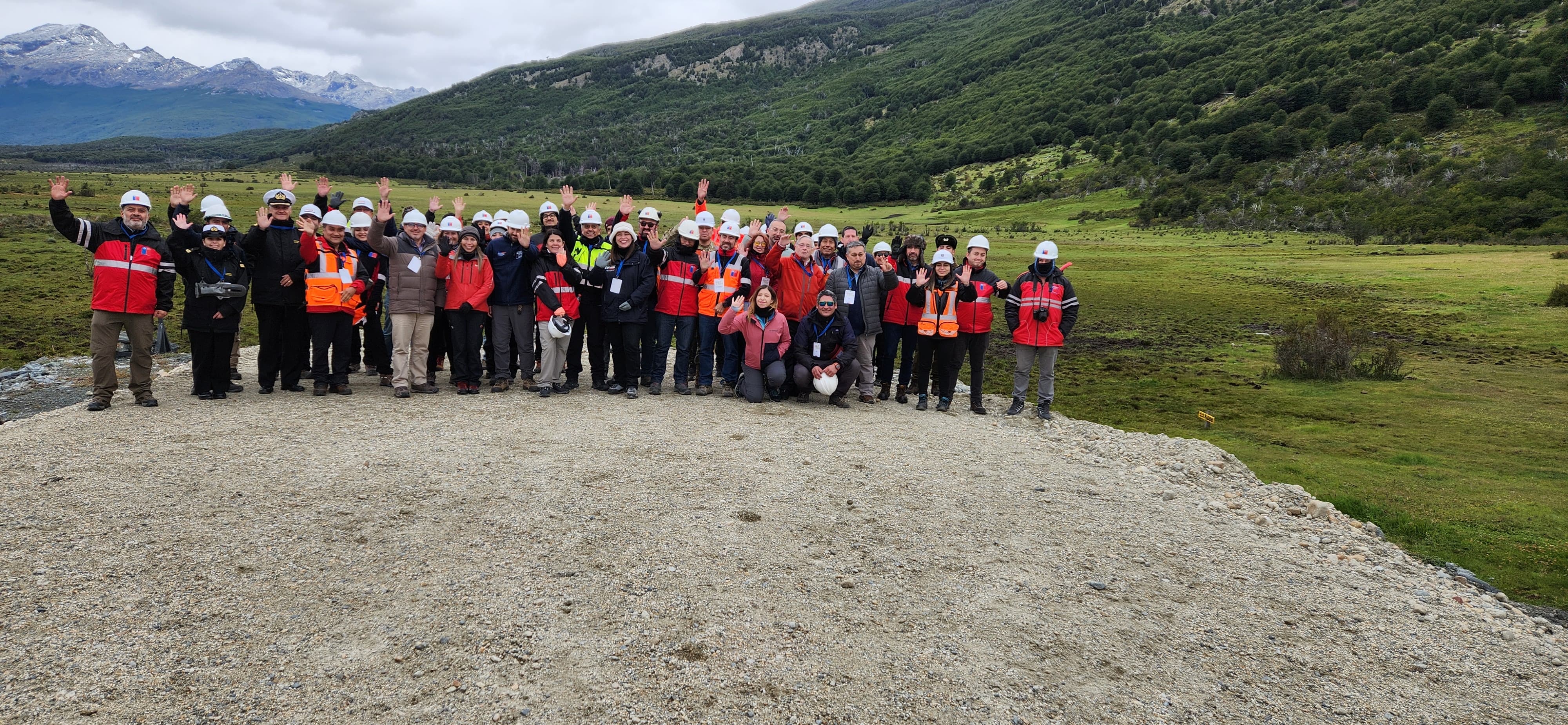 Autoridades nacionales y regionales del MOP visitaron obras del camino Vicuña - Yendegaia en Magallanes