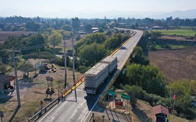Ministro García se reunió con alcaldesas de Melipilla y María Pinto y anunció “máxima prioridad” a reposición del puente Chorombo