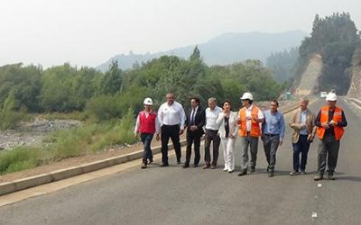 AUTORIDADES INSPECCIONARON AVANCE DE LA RUTA LA UNIÓN LOS QUEÑES DE ROMERAL