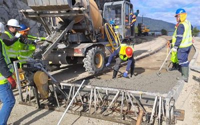 MEJOR ACCESO A CEMENTERIO Y A BALNEARIO TENDRÁ COMUNIDAD DE PUERTO CISNES CON PAVIMENTACIÓN DE UN KM DEL CAMINO ANTIGUO
