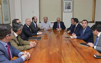MINISTRO MORENO SE REÚNE CON ALCALDES DE CHILOÉ Y AUTORIDADES REGIONALES PARA ANALIZAR LA CONSTRUCCIÓN DEL PUENTE CHACAO