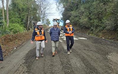 MOP MEJORA CAMINOS DE ACCESO A HABITANTES DEL SECTOR “NÚMERO 3” EN PUERTO DOMÍNGUEZ, COMUNA DE SAAVEDRA