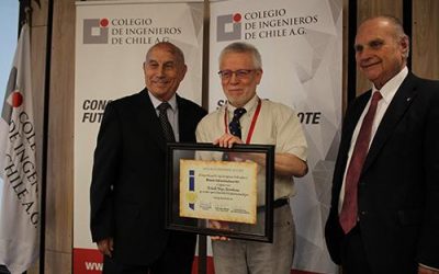 INGENIERO ROLANDO TOLOZA RECIBIÓ PREMIO INFRAESTRUCTURA 2019 DEL COLEGIO DE INGENIEROS