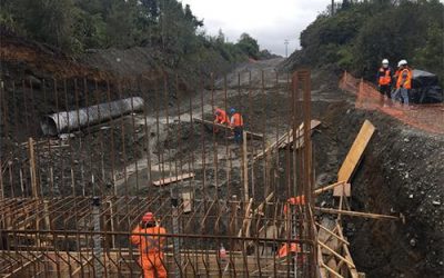 A paso firme avanzan 4 puentes en Hualaihué
