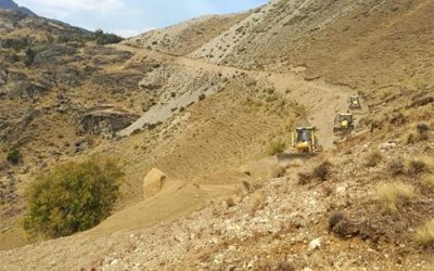 MOP INSTALA MAQUINARIA Y PERSONAL EN DIVERSOS FRENTES PARA APOYAR COMBATE DE INCENDIOS Y PARALELAMENTE CONSERVAR CAMINOS