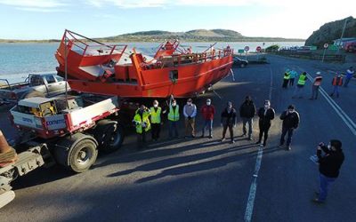 MOP Y VECINOS DE NEHUENTUE RECIBIERON NUEVA BALSA PARA CONECTAR CARAHUE Y PUERTO SAAVEDRA