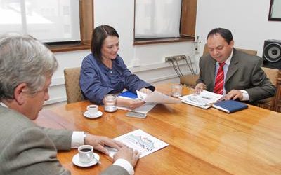 MINISTRA LORETO SILVA RECIBE A ORGANIZACIONES DE CHILOÉ PARA INFORMAR AVANCES EN LICITACIÓN DEL PUENTE CHACAO