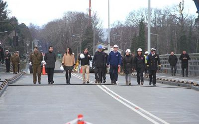 MINISTRO FONTAINE: “ESTAMOS HACIENDO TODO EL TRABAJO PARA QUE ALREDEDOR DEL 15 DE AGOSTO PODAMOS TENER FUNCIONANDO EN FORMA PROVISORIA EL PUENTE CAU CAU”