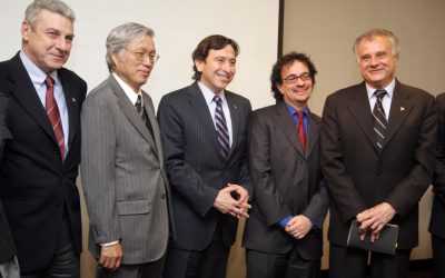 Ministro Golborne expone proyecto del puente Chacao a delegaciones de 14 países