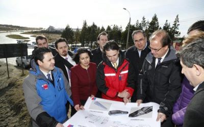 Ministro de Obras Públicas Alberto Undurraga anunció construcción de pasarela peatonal frente a Escuela Rio Seco en Punta Arenas
