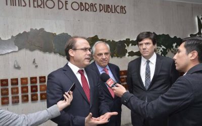Ministro Undurraga se reunió con el Secretario General de Unasur para avanzar en infraestructura de integración