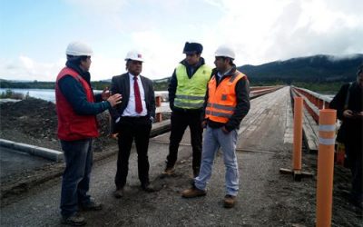 MOP ejecuta obras de emergencia en antiguo puente Confluencia