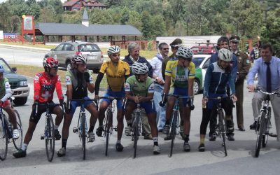 Intendente Montes se sube a la bicicleta para dar bienvenida a Vuelta a Chile