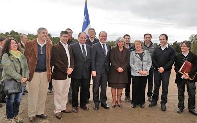 PRESIDENTA BACHELET ENTREGA TERRENOS PARA CONSTRUCCIÓN DEL PUENTE CHACAO