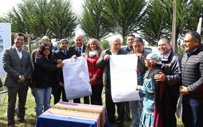 INTENDENTE DE LA ARAUCANÍA LUIS MAYOL, ENCABEZA CEREMONIA DE COLOCACIÓN DE LA PRIMERA PIEDRA DEL CAMINO QUEPE – BOROA EN FREIRE