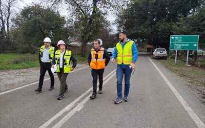 Autoridades de Los Ríos visitan contratos en la comuna de Máfil