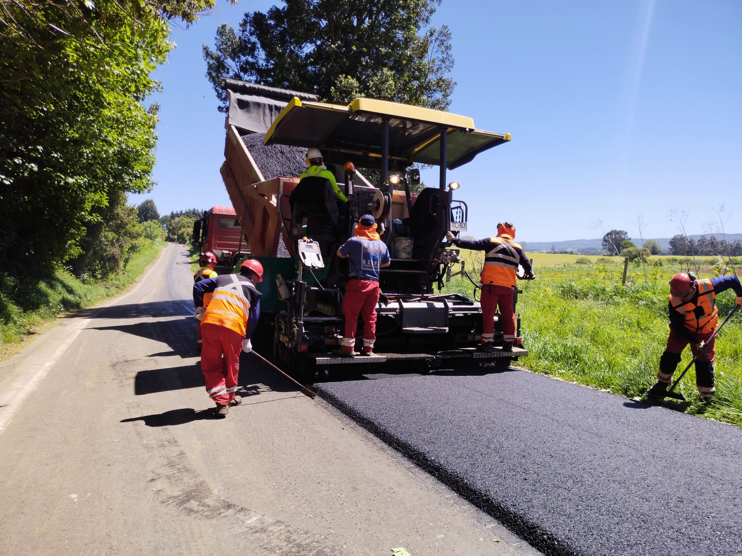 La Poza, pavimentos rurales. Los Ríos.05.11.2025