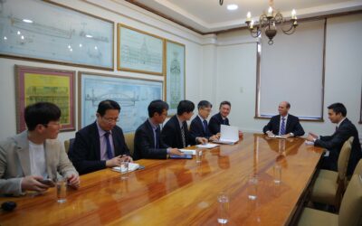 Ministro Arrau se reunió con CEO de Hyundai para abordar avances en construcción del puente Chacao