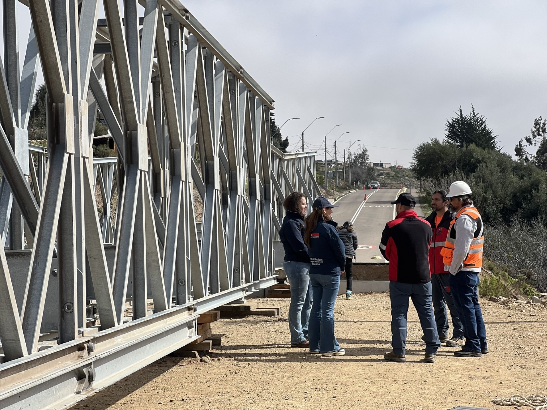 Vialidad avanza en instalación de puente mecano en quebrada Alarcón y en obras para segunda estructura en Los Loros, Atacama